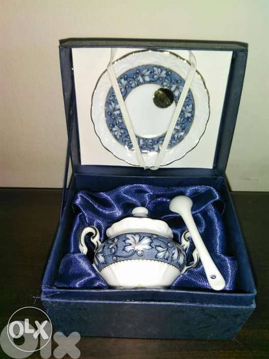 Vintage Sugar Bowl - Wellington Castle Royal - Class Porcelain 0