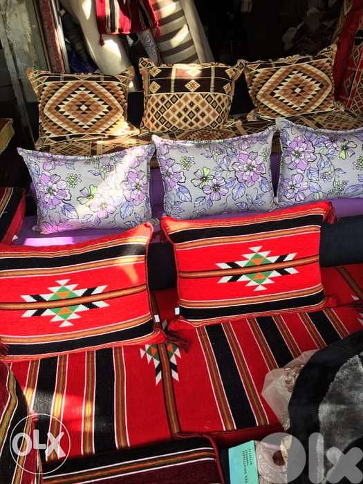 قعدات عربيه على الارض 0