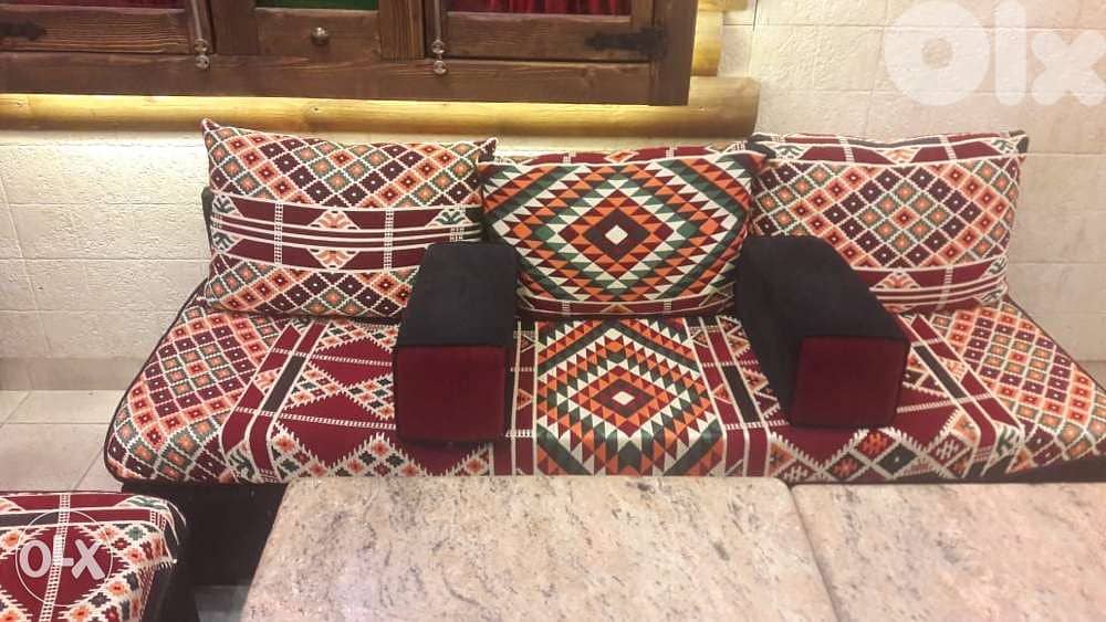 قعدات عربيه على الارض 2