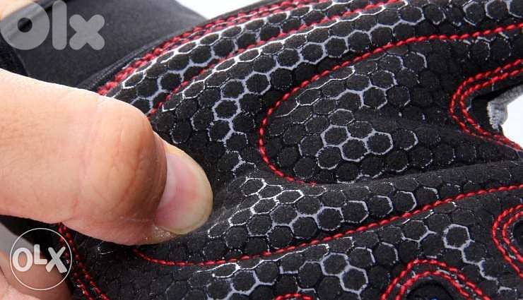 Weightlifting fitness gloves for 8$ 4
