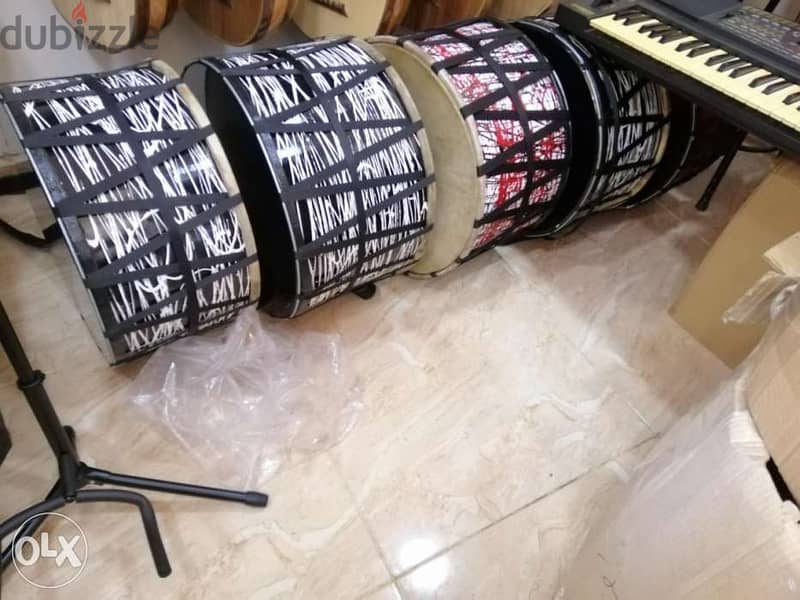 تشكيله مميزه لا مثيل لها من الآلات الايقاعيه يوجد احتراف 1