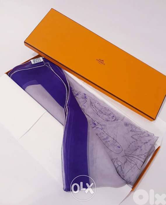 Authentic HERMÈS chiffon silk 140×140 cm. scarf, new in box. 0