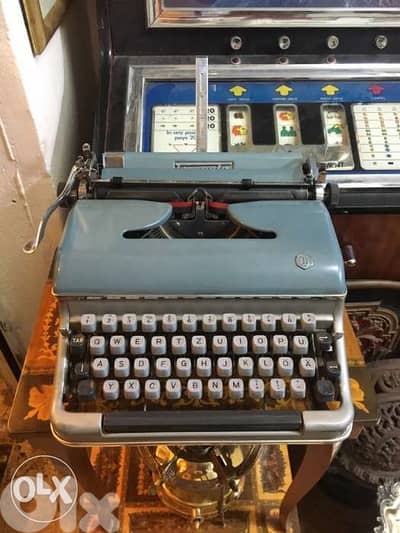 دكتيلوdactylo torpedo 18موديل1951بحالة خارقة من النظافة تعمل بشكل رائع