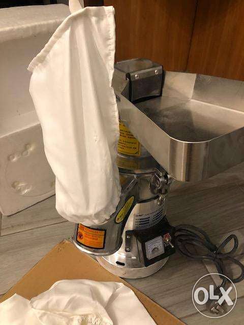 مطحنة صناعية لحبوب و بهارات 1