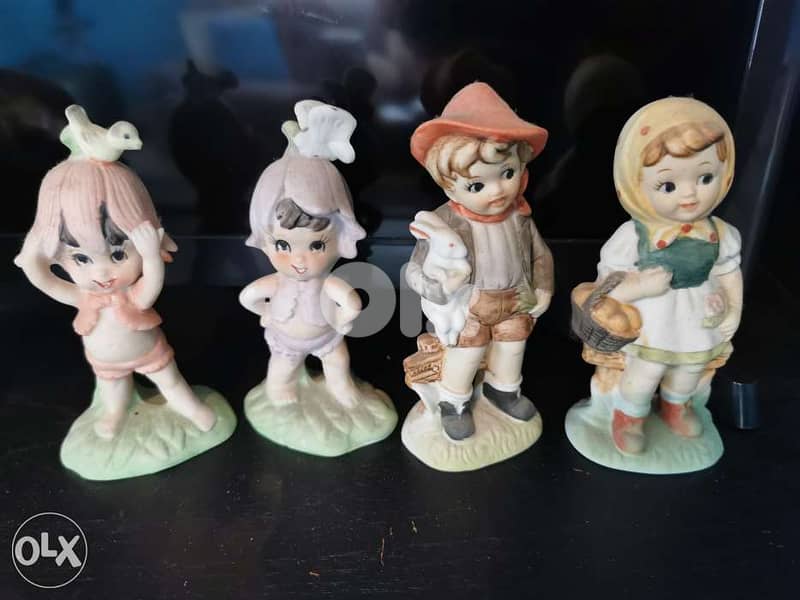Vintage miniature statues 1