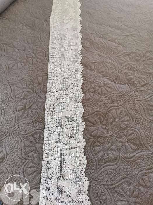 Table runner 0