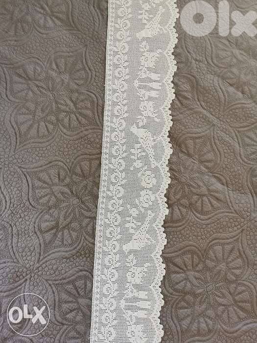 Table runner 1