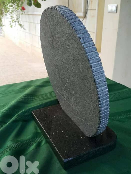 10 ليرات منحوتة رخامية 1