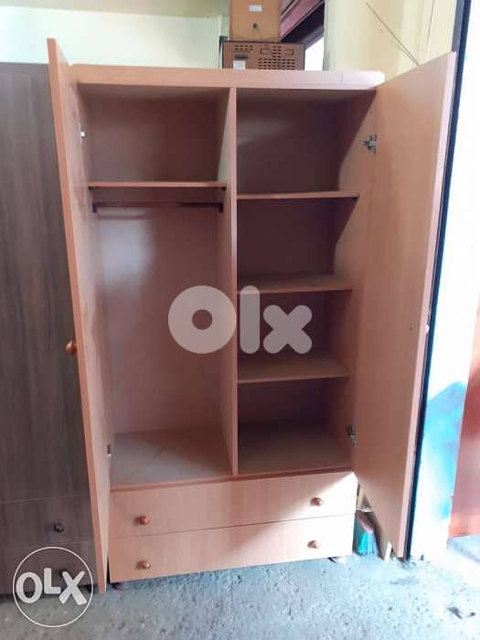 خزانة درفتين حجم كبير 1