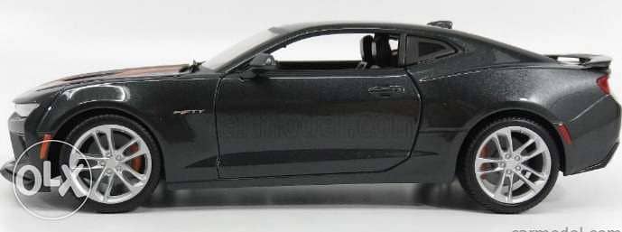 Camaro (17) 50 Anniversary diecast car model 1:18 1