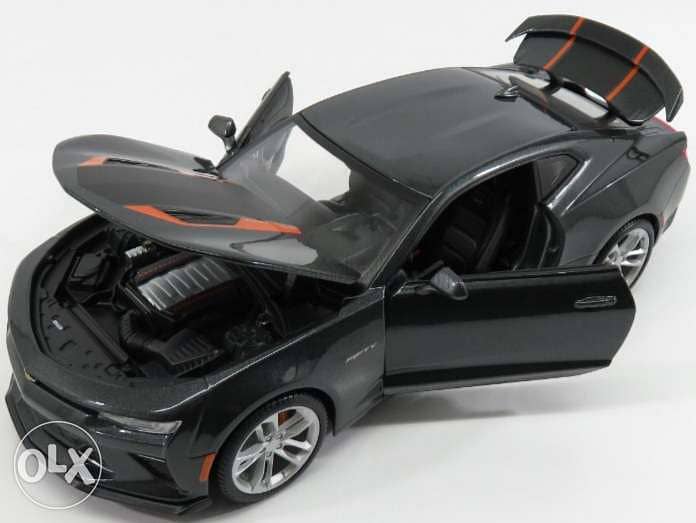 Camaro (17) 50 Anniversary diecast car model 1:18 5