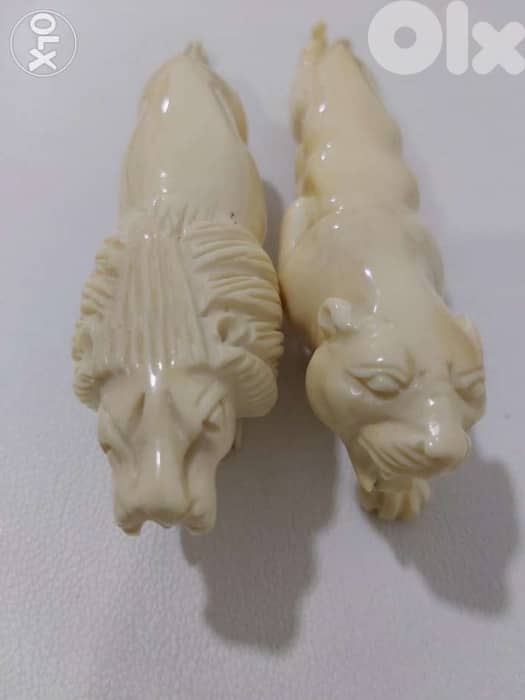 Perfect ORIGINAL decor statues ivorry 1