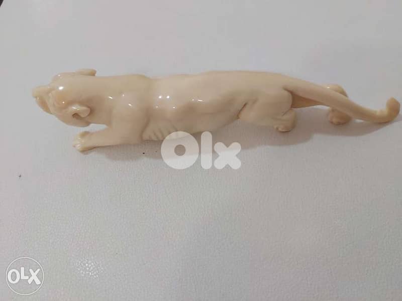 Perfect ORIGINAL decor statues ivorry 2