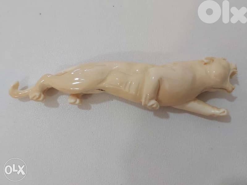 Perfect ORIGINAL decor statues ivorry 3