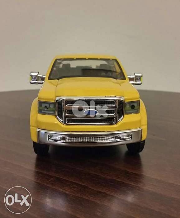 Ford F-350 Super Duty diecast car model 1:24. 6