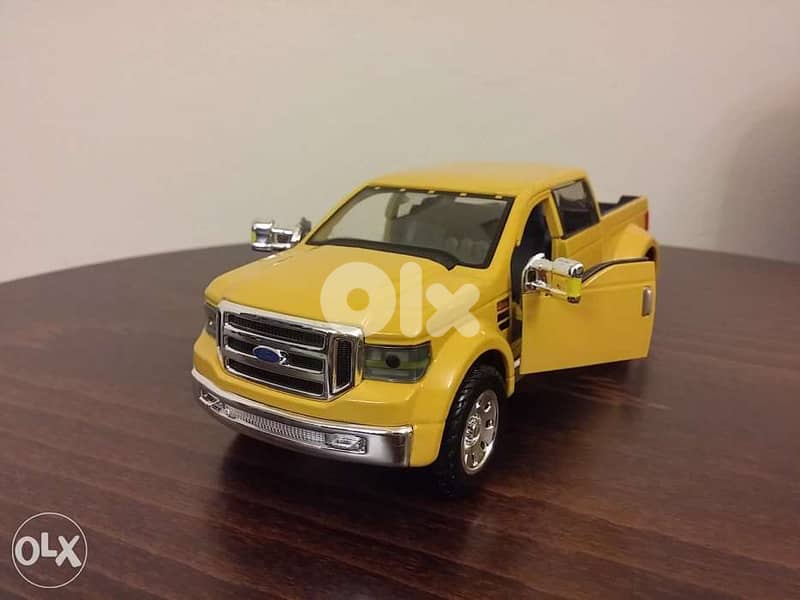 Ford F-350 Super Duty diecast car model 1:24. 7