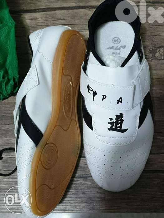 Taekwondo:uniform & shoes 1