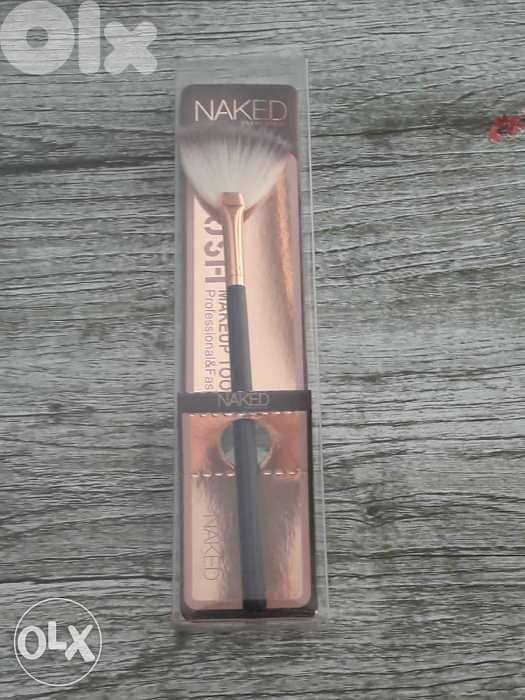 Naked Brand Professional highlight brush 2
