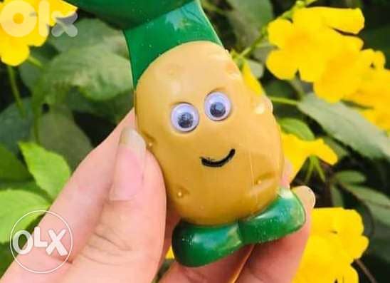 Mr Potato peeler with rolling eyes 3$ 0
