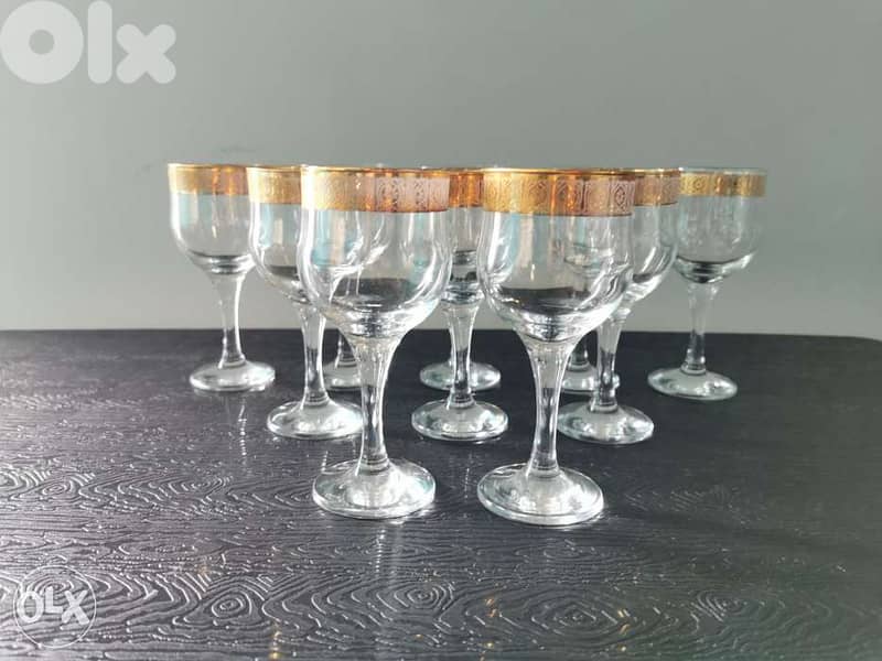 10 Gold rimmed wine glasses 1