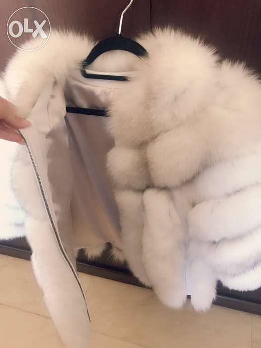 Fur jacket with white leather details 4