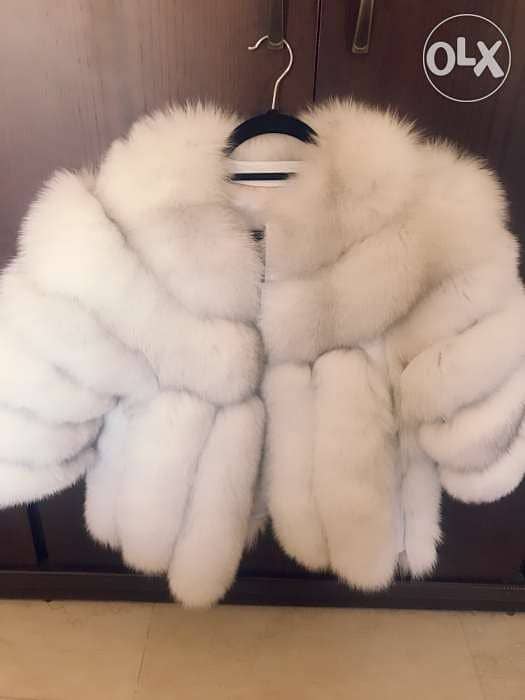 Fur jacket with white leather details 5