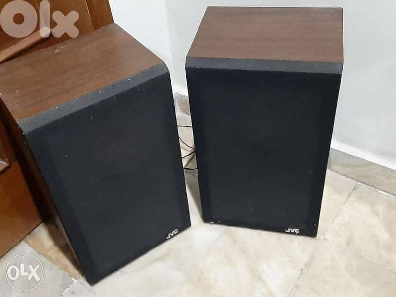 بافلات JVC japan w 30 عدد2  عرض 27 طول 46 سماكة 21.7. 0