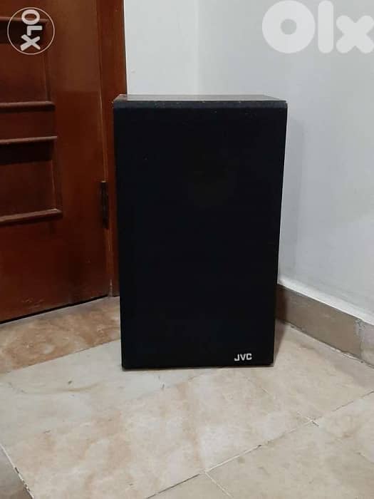 بافلات JVC japan w 30 عدد2  عرض 27 طول 46 سماكة 21.7. 4