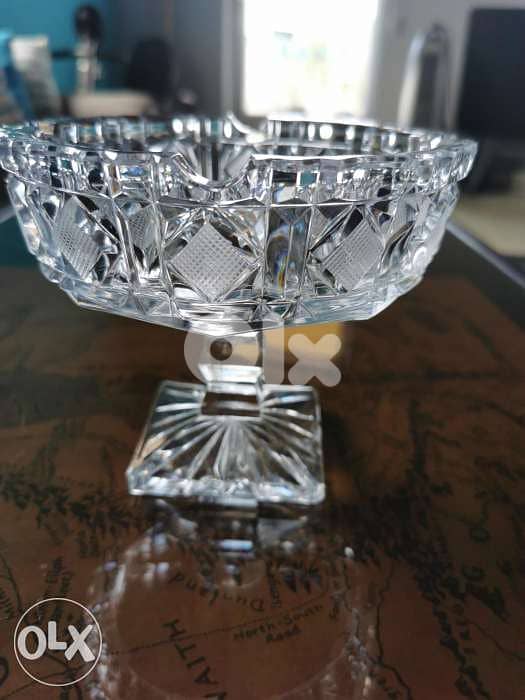 Vintage crystal footed ashtray 0
