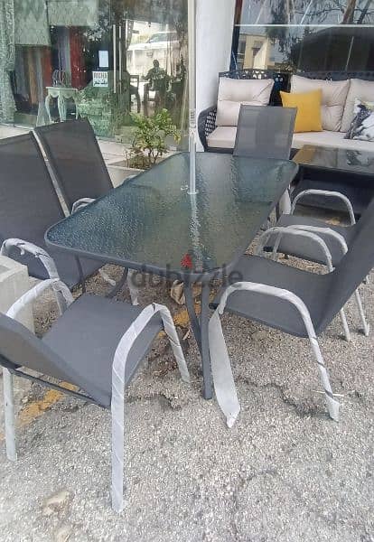 table with 6 chairs 0