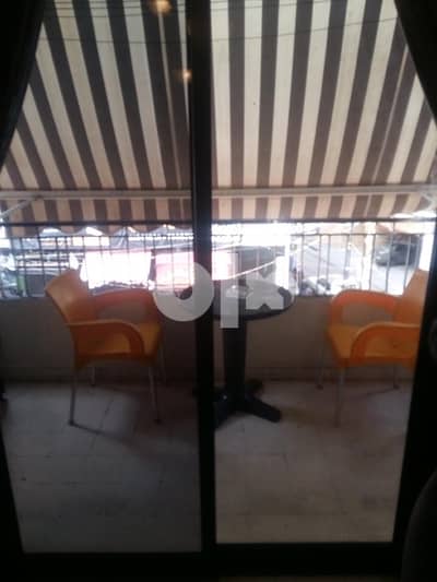 شقة مفروشة قرب محطة الدنا مقابل شمسين (شامل كهربا/اشتراك/انترنت)