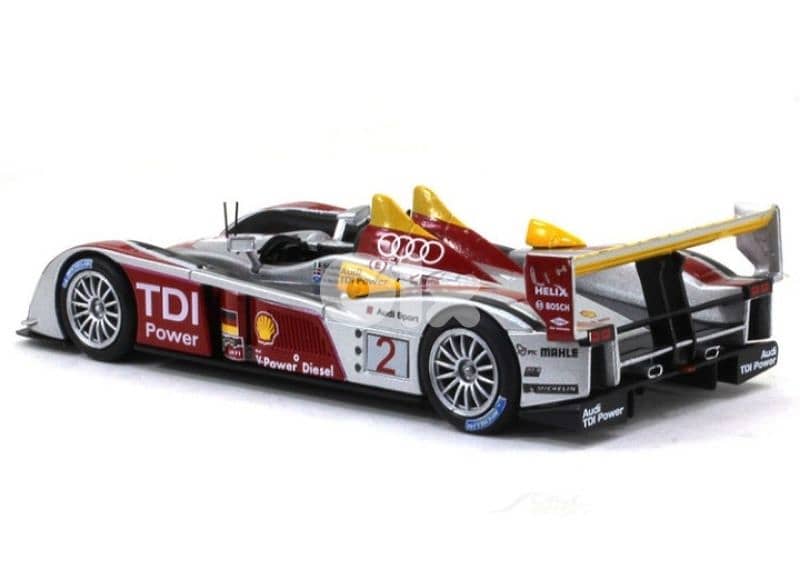 Audi R10 TDI diecast car model 1:43. 2