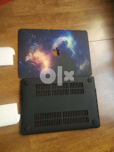 Macbook hard case 1