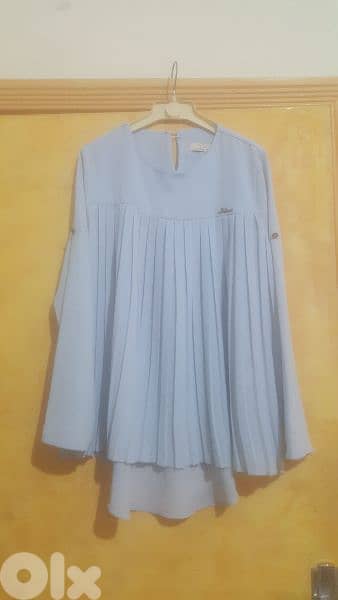 baby blue pleated top blouse xs بلوزة مكسرة 0