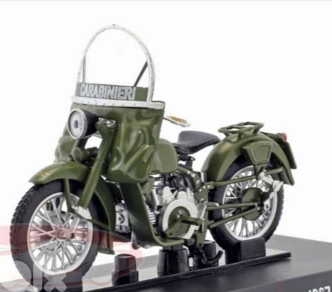 '67 Moto Guzzi Falcone 500 diecast motorcycle 1:24. 1