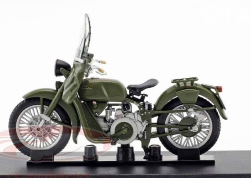 '67 Moto Guzzi Falcone 500 diecast motorcycle 1:24. 2
