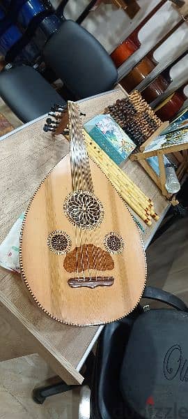 عود احتراف صناعه معملنا دوزان دو دو صوت مميز مع شنطه مبطنه 6