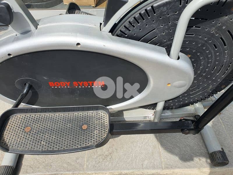 cardio elliptical machine GEO GYM AND SPORTS EQUIPMENTS 1