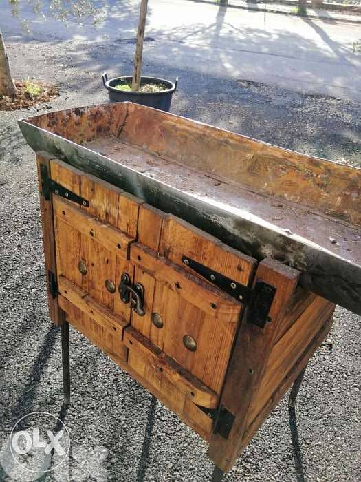 منقل فحم مع خزانة خشب metal and wood creative grill barbeque 0