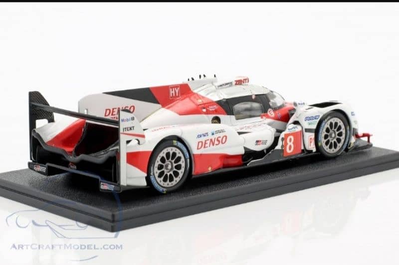 Toyota TS050 Hybrid diecast car model 1:43. 2