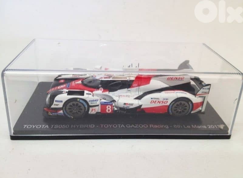 Toyota TS050 Hybrid diecast car model 1:43. 3