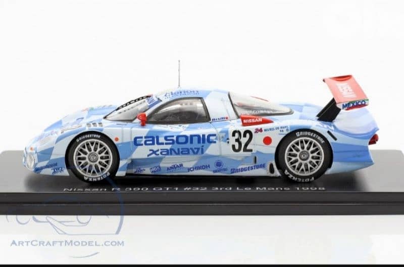 Nissan R 390 GT1 diecast car model 1:43. 2