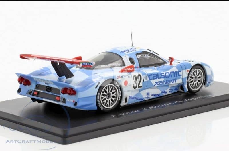 Nissan R 390 GT1 diecast car model 1:43. 3