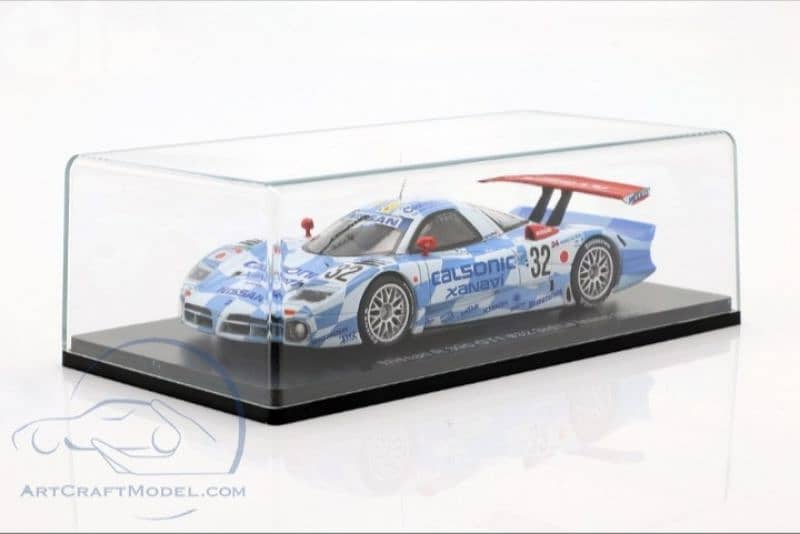 Nissan R 390 GT1 diecast car model 1:43. 4