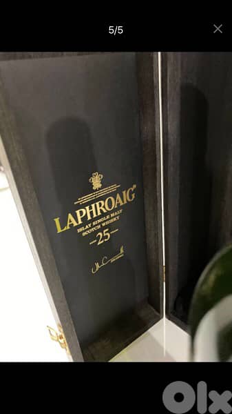 rare old 25 year Laphrohaig bottle collection 4