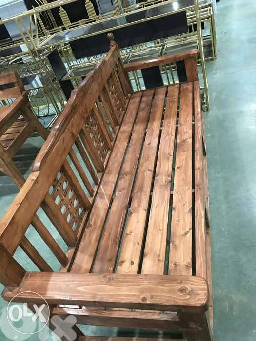 مقاعد ضد المطر والشمش 3