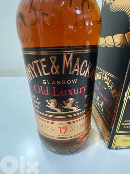 rare antique 19 year old collection bottle white and McKay 1