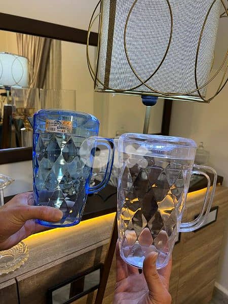crystal Plexi water and juice jugs 0