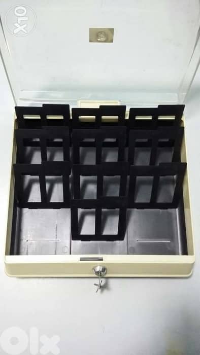 علبة لتقسيم الاغراض مع مفتاح 1