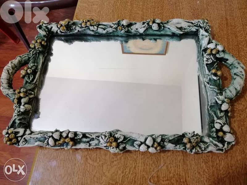Tray with mirror 2